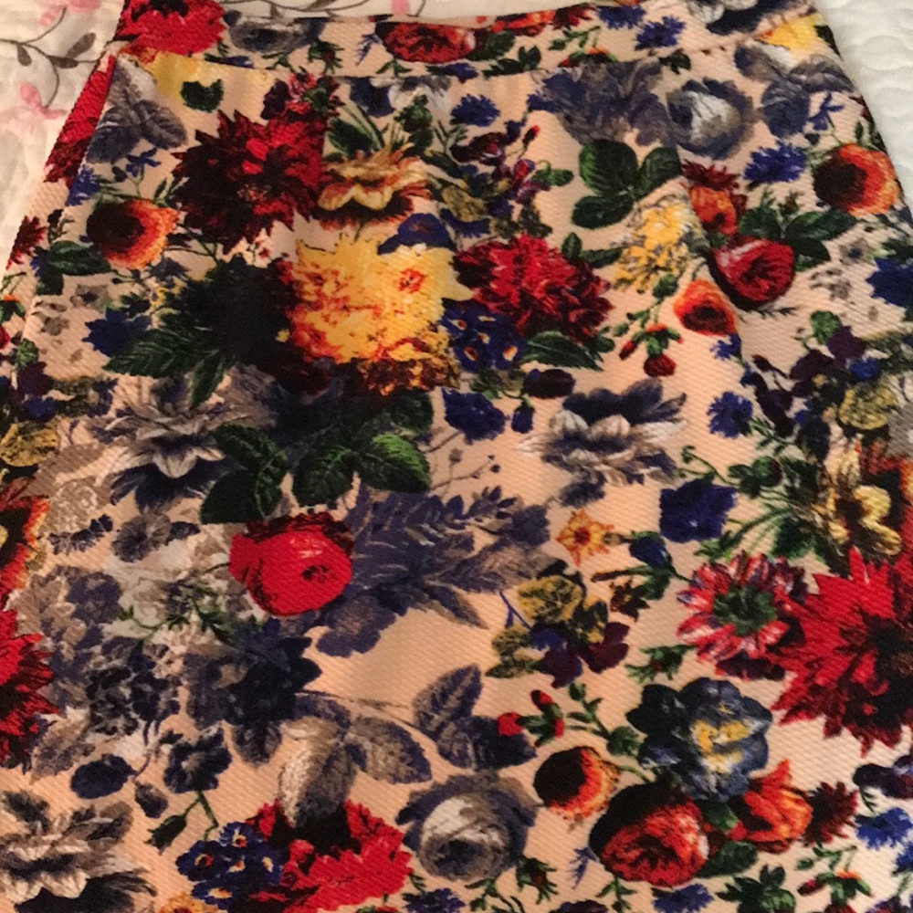 Skirt - Picture 3 of 4